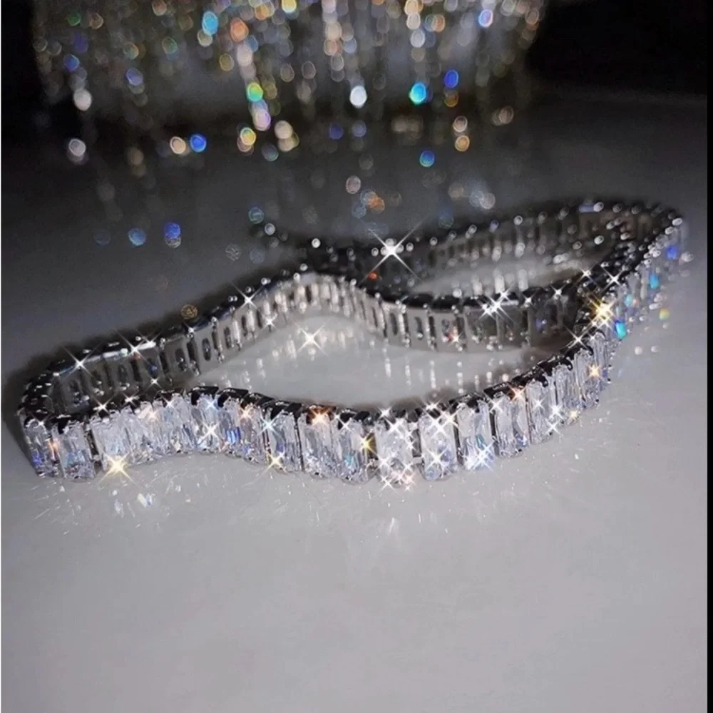 Elegant Silver Necklace